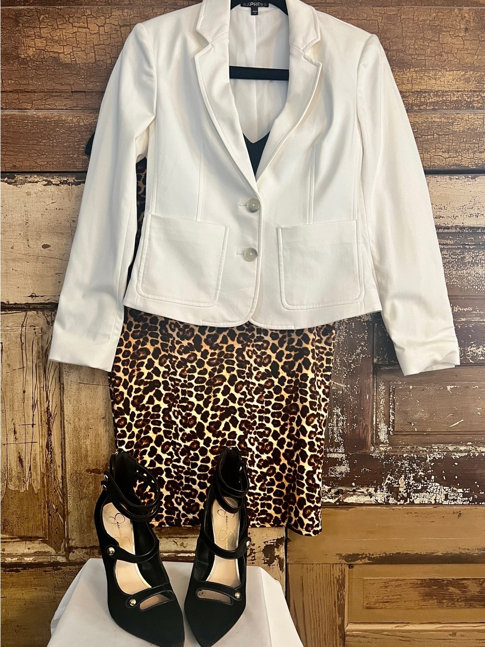 Express White Tailored Blazer | Structured Two Button Jacket | Size 6
